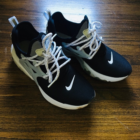 Brand new. Worn twice NIKE - Picture 2 of 6